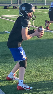 quarterbackmag's tweet photo. QB @NickLeonardQB1 is a 5'6", 135-pound 11U quarterback from Bellingham, WA. With 5 years of tackle football experience, he's a 3-time MVP and currently ranked #2 in the United States for QBs in the class of 2031.  

Nick's athletic lineage shines through—his dad is 6'8" and his mom is 5'11", and he's projected to be 6'6".  

This season, he has over 1,200 passing yards, 20 passing TDs, and 1 rushing TD, leading his Bellingham Knights team to a perfect 5-0 record!  

Check out his profile: https://t.co/APh768WAWN