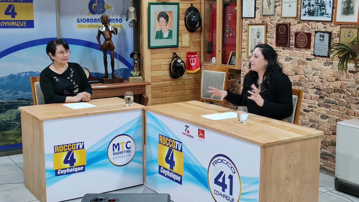 Ahora la Seremi de Vivienda, Paulina Ruz, en Canal 4 Rocco TV, abordando diferentes temas de actualidad y difundiendo programas y proyectos del <a href="/Minvu/">MINVU - Chile</a> para mejorar la vida de las familias de toda la región. Visita ministerial, Chacra G 1, subsidios térmicos, entre otros