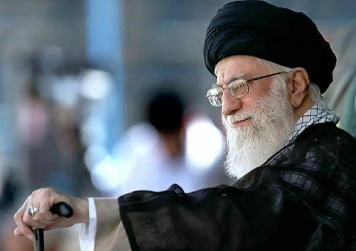 mohsensaeidi110's tweet image. گرچه گاهی تندبادی شاخهای را هم شکست!
سرو میماند ولی طوفان به پایان میرسد ... 🌱✨
اول برای سلامتی رهبرعزیزمون صلوات بفرستید بعدش لطفا فالو کنید تامجدد اکانتم بیاد بالا تا مجدد خاری بشم به چشم دشمنان اهلبیت وانقلاب ورهبری🙏
#حماییت
#فالوبک_فوری