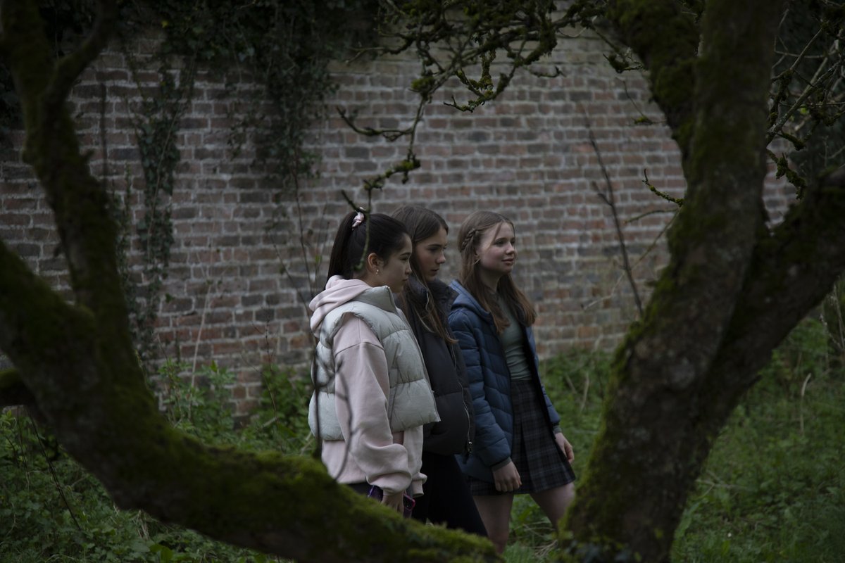ComeBackShort's tweet image. Waiting for 'Action' on the set of 'Come Back' with Emily Walshe, Amy Corbet and Aoileann O'Leary.