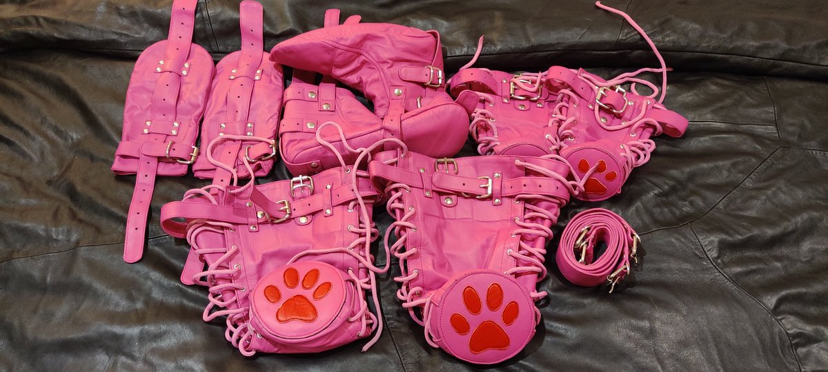 Custom crawler in glorious pink!