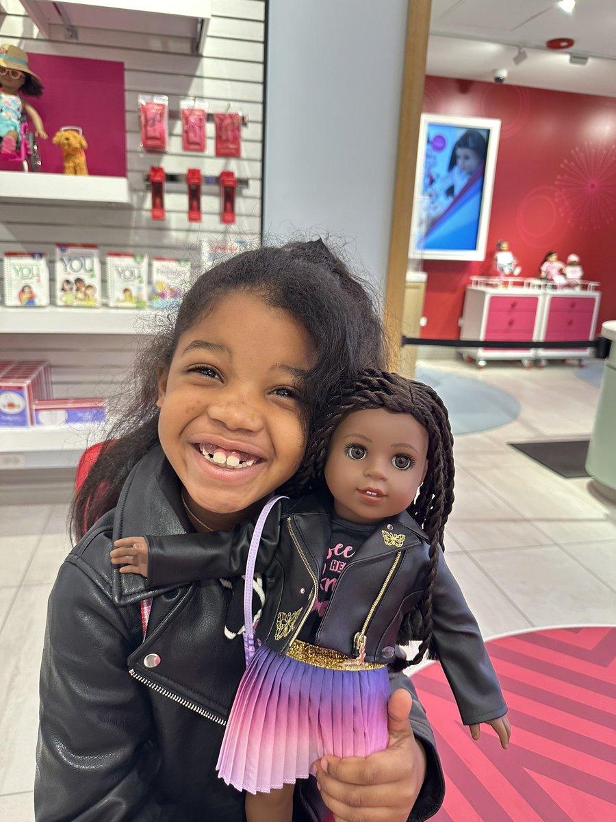 KDavidsonNeuro's tweet photo. Ava’s first SfN! She received her first time pin  looked at different posters🤍 She ever saw people who meet her when we started our neuro journey 8 years ago. Of course we had to celebrate with a trip to American Girl Doll 🎀

#SfN24 #blackinneuro #WomenInSTEM https://t.co/fNcw5AhcyO