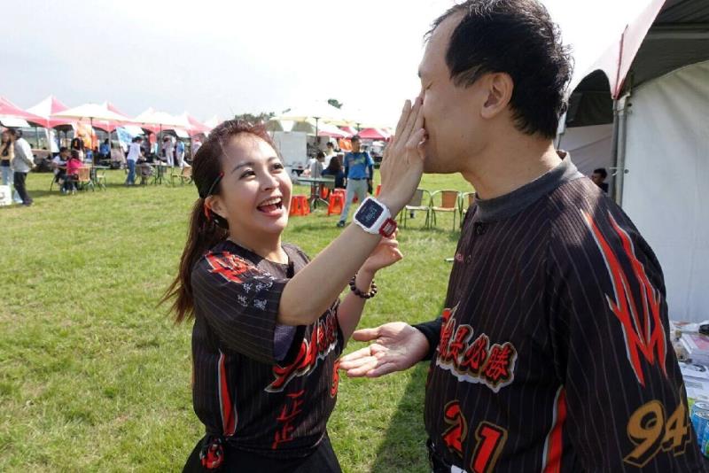 SmartPreventive's tweet image. Men’s Skincare Tips: Keep it simple, but effective! 💪🧴 Start with these basics:
✅ Wash your face daily
✅ Exfoliate 1-2x a week
✅ Use toner &amp;amp; moisturizer
✅ Don’t forget sunscreen! ☀️
Healthy skin, minimal effort! 🙌 
#MensSkincare #HealthySkin #SimpleRoutine