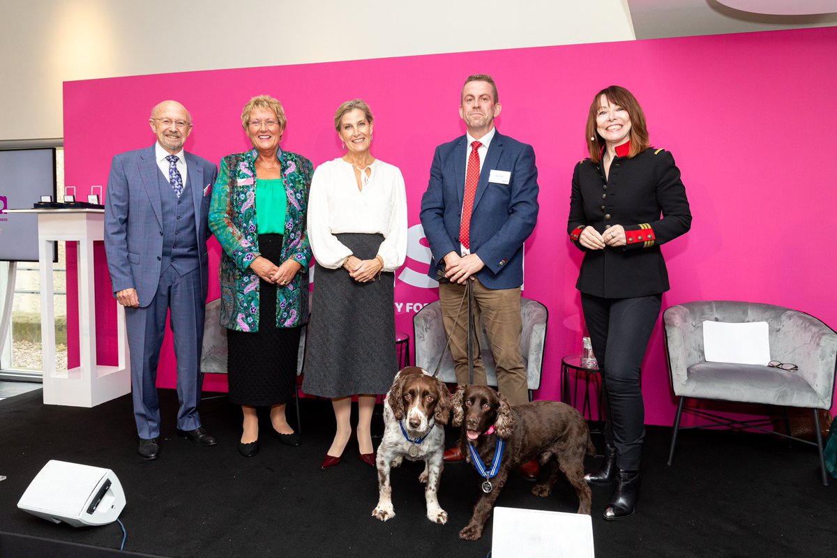BWYK9's tweet image. HRH The Duchess of Edinburgh presented Scamp and Yoyo with medals last week. 

Scamp and Yoyo are only the 53rd and 54th animals to be awarded the @PDSA_HQ Order of Merit and they are the only Tobacco Detection Dogs.

#illegaltobacco