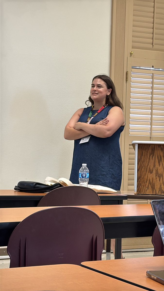 HelenroseKTxSt's tweet photo. Kelsey Bradshaw is speaking for #MCWEEK as an alumni!! https://t.co/SJSEknTQ9S