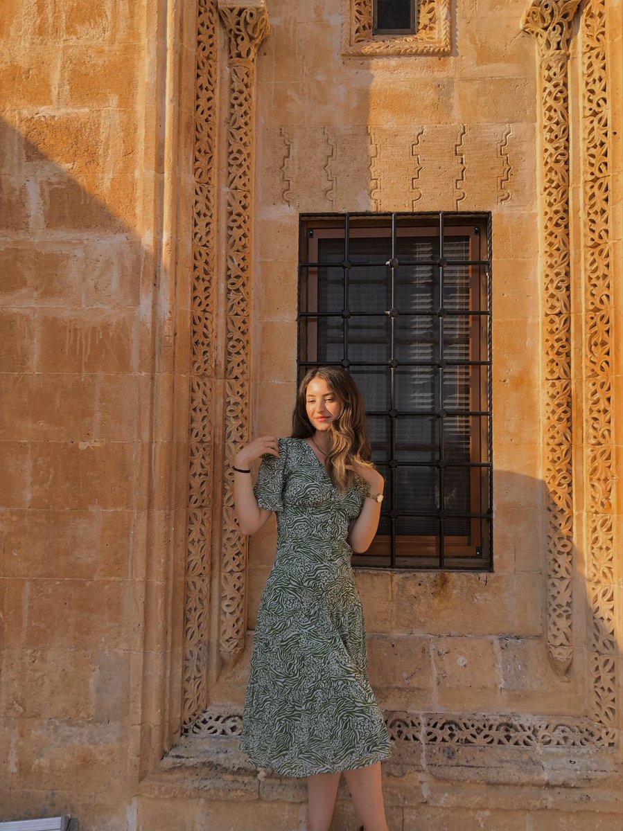 Arkadaşımı saatlerce beni çekmesi için darladıktan sonra verdiğim poz