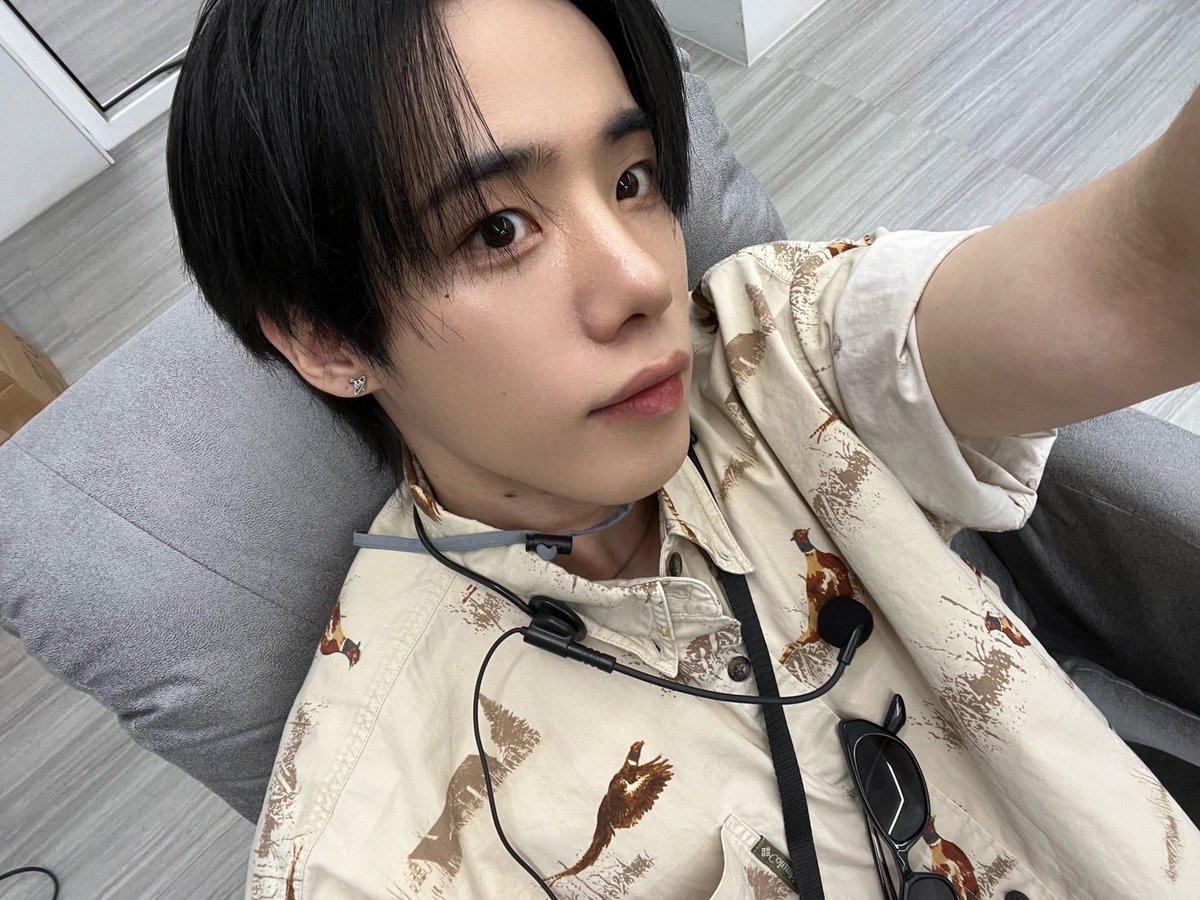 LUV_EM_'s tweet photo. He's so beautiful https://t.co/rIExjy0UPp
