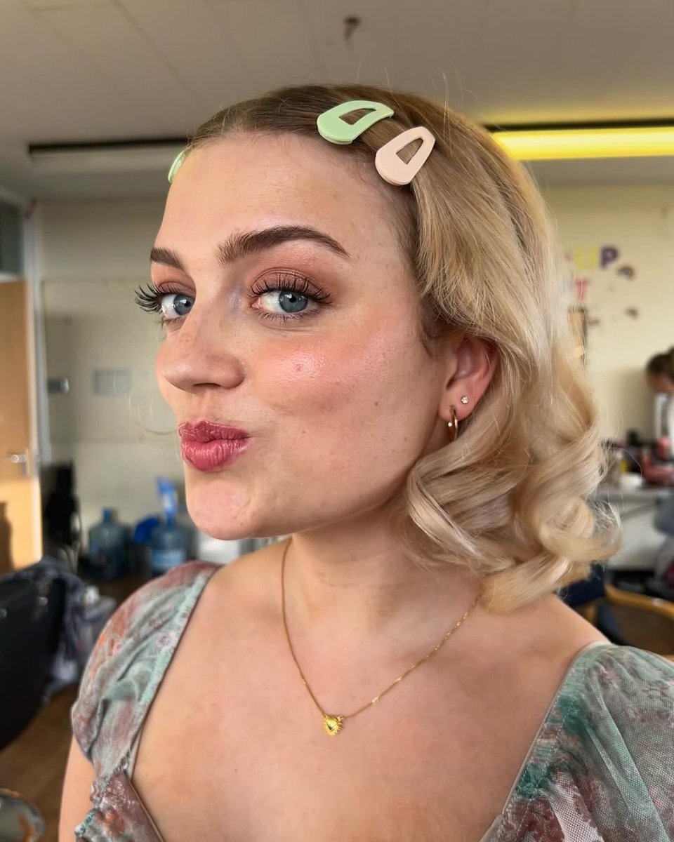 sweet angel princess she's def a chappell roan stan