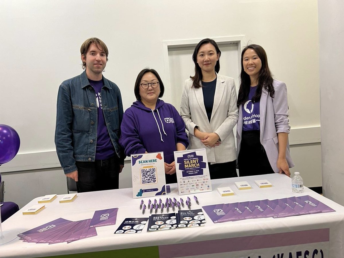 mayorsCAU's tweet image. October is Domestic Violence Awareness Month. .@mayorsCAU #Queens Borough Director attended the Family Harmony and Community Safety Fair in #Flushing, Queens. Thanks to all the community groups and @nycendgbv for making this great event happen!