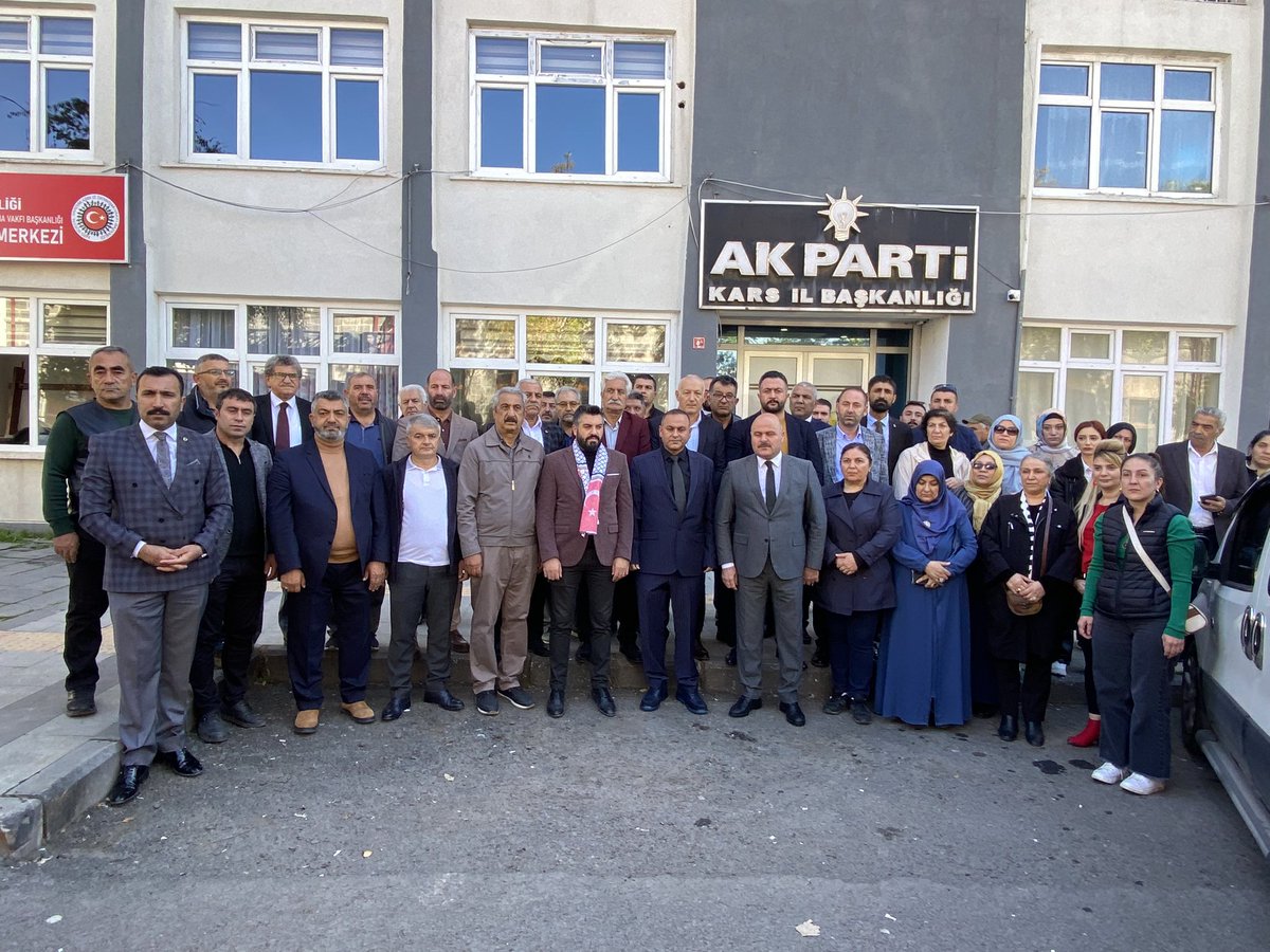 İsrail'in Gazze Şeridi'ndeki Filistinlilere yönelik soykırım savaşının birinci yılı nedeniyle İl Başkanlığımızda basın açıklaması gerçekleştirdi.