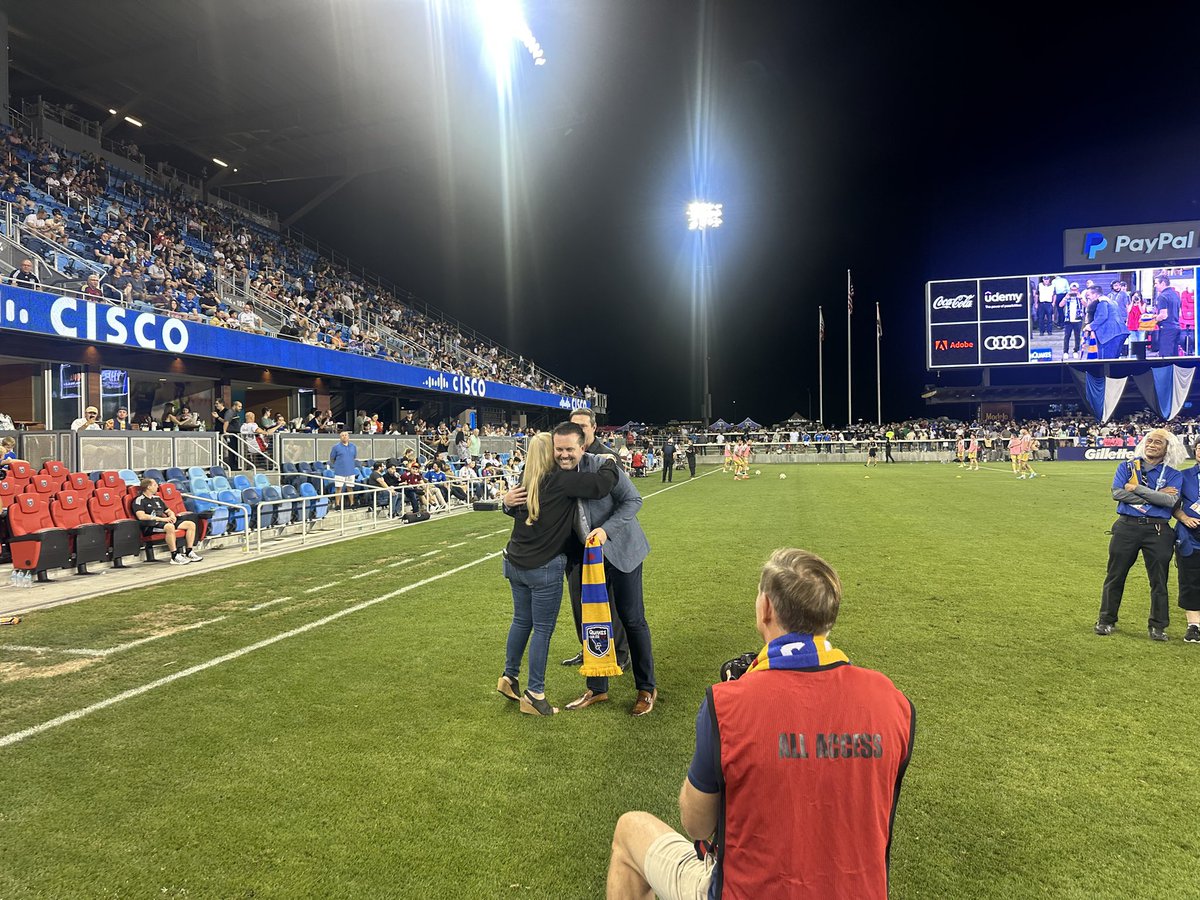 As a longtime San Jose Earthquakes fan, receiving the devotion scarf this Saturday means so much to me. 🧣💙⚽️ 

San José is my home, and I love how the Earthquakes bring us together. 

Thank you for this special recognition!