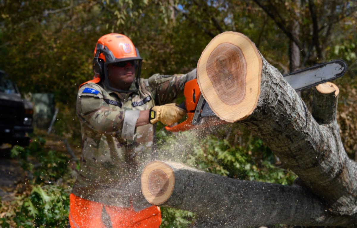 SCSG1670's tweet image. Oct 7 - Restoration and cleanup operations continue for the South Carolina State Guard in the North Augusta area. Photos by SGT Amy Morris, Public Affairs.