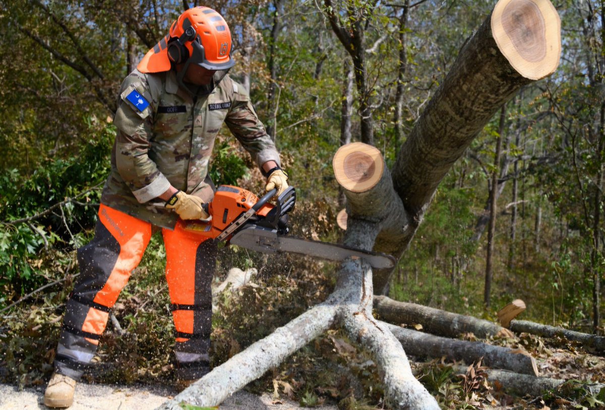 SCSG1670's tweet image. Oct 7 - Restoration and cleanup operations continue for the South Carolina State Guard in the North Augusta area. Photos by SGT Amy Morris, Public Affairs.