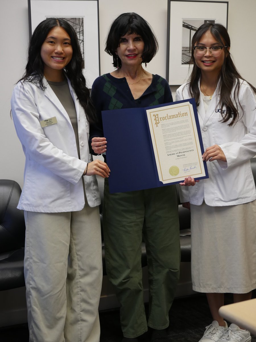 ucsfpharmacy's tweet image. Two @UCSF #PharmD students joined Dean Kathy Giacomini, PhD, BSPharm to amplify the importance of getting vaccinated. 💉They also presented the dean with a proclamation issued by SF’s mayor to recognize American Pharmacists Month. #APhM2024 tiny.ucsf.edu/8ZAqFr
