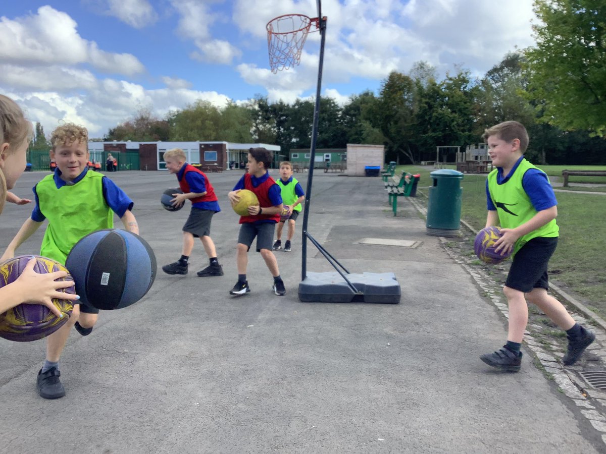 MissHughesSTM's tweet image. More improvements to our passes in basketball last week ☺️ #STMPE