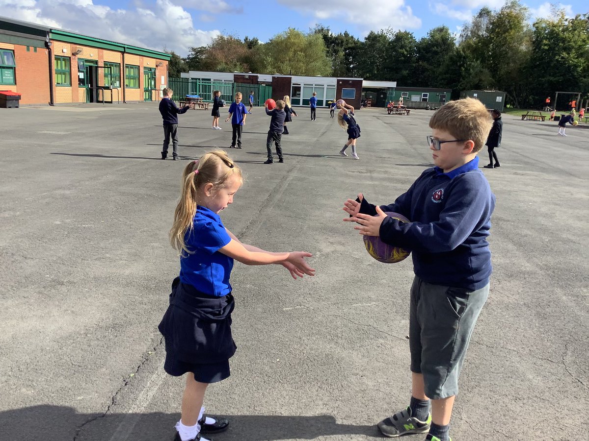 MissHughesSTM's tweet image. More improvements to our passes in basketball last week ☺️ #STMPE