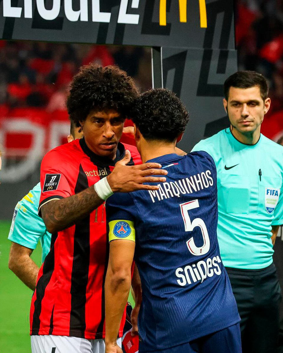 Capitães 🇧🇷©️

<a href="/marquinhos_m5/">Marcos Aoás Corrêa</a> 🤝 <a href="/dante_bonfim/">Dante Bonfim Costa</a>