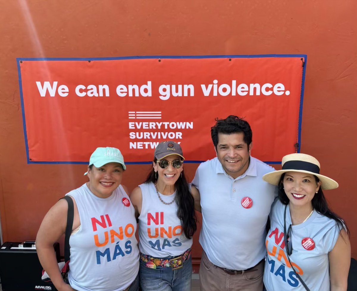 RepJimmyGomez's tweet photo. Joined the ‘Mi Gente Latinx’ @MomsDemand group for a #HispanicHeritageMonth celebration and rally on gun violence prevention in the Latino community. With Black and Brown youth facing disproportionate effects of gun violence, we won’t stop advocating for gun safety and education. https://t.co/3Q083i3MbL