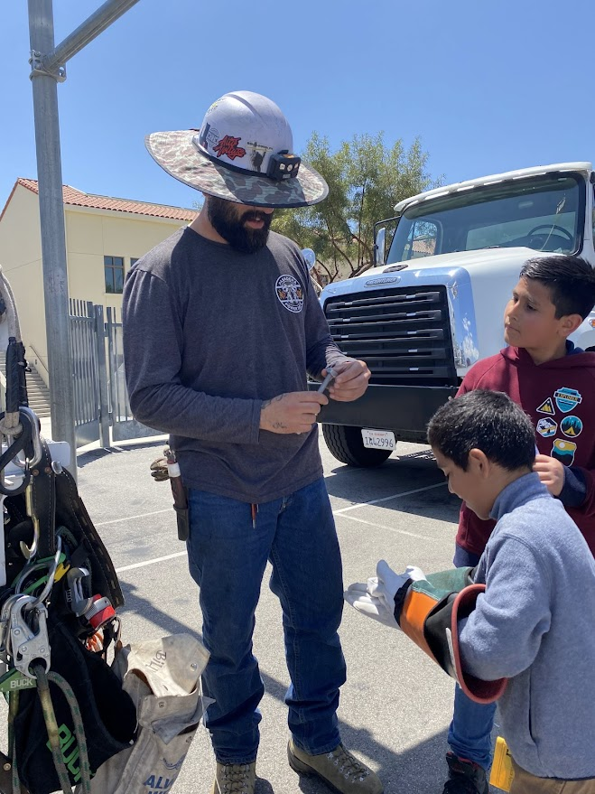 PWPnews's tweet photo. Parents, bring your children and join PWP &amp; @pasadenalibrary TOMORROW, Oct. 8, 10 – 11 a.m. for the first of two #PublicPowerWeek kids’ events: Storytime &amp; Touch-a-Truck with a Lineman at Jefferson Library. Recommended ages 2–4.

Visit: https://t.co/GqSkf06aL4.

@publicpowerorg https://t.co/hWfr6IMzv5