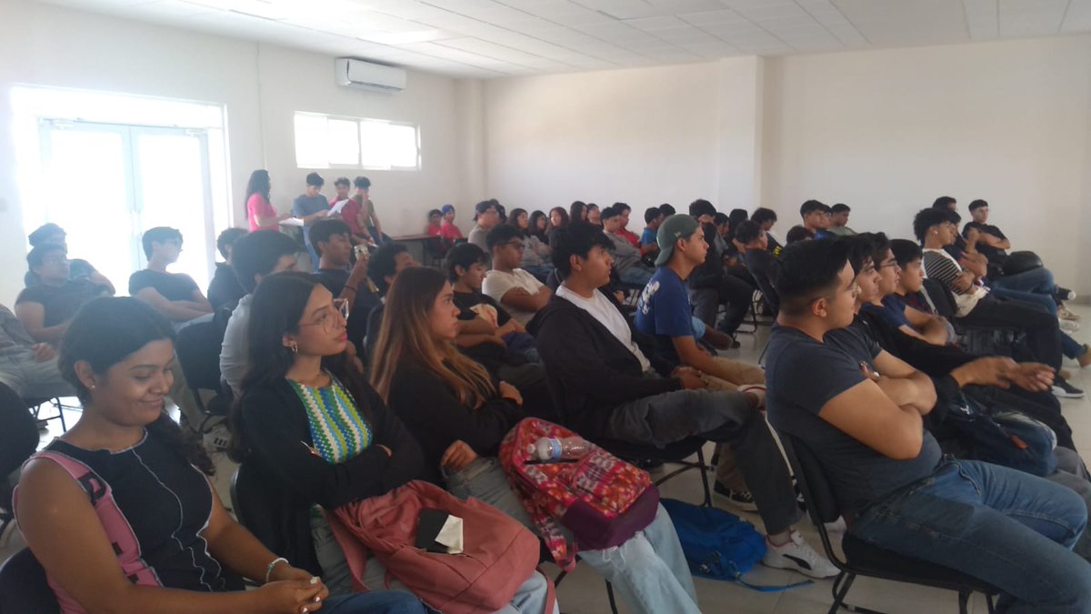 UAdeCDefensoria's tweet photo. Hoy nos reunimos con estudiantes, personal docente, administrativo y manual de la Facultad de Ingeniería Civil, Unidad Laguna, para impartir la charla Acoso escolar
¡Gracias por su participación y asistencia!
#UAdeC #DefensoríaUAdeC #ZonaDDHH #DerechosParaTodasLasPersonas https://t.co/OYV7B3OvDB