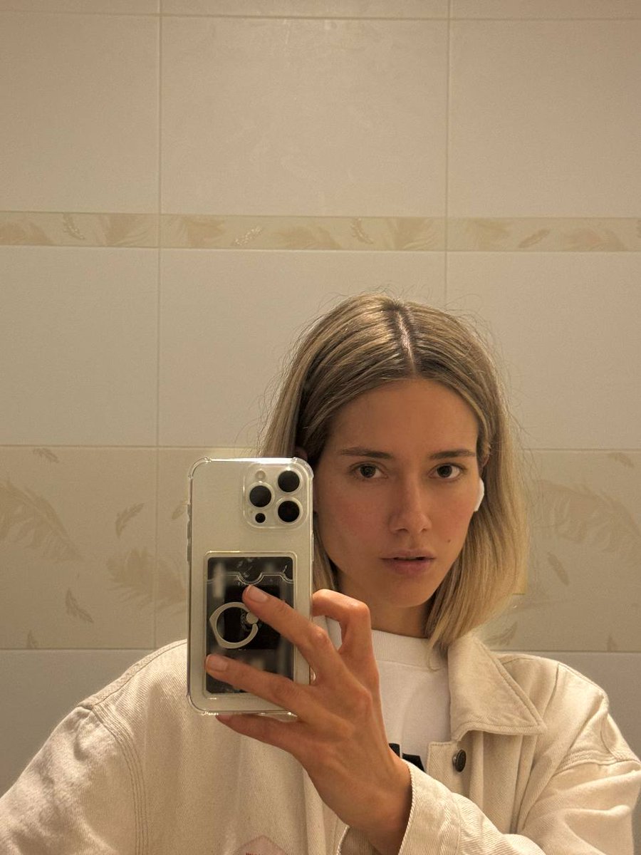 ⠀ ⠀ ⠀ ⠀ ⠀
⠀ пятый день без выходных 
⠀ ощущается интересно, но такими 
⠀ темпами моя продуктивность меня съест.
⠀ ⠀ ⠀ ⠀ ⠀ ⠀⠀ ⠀ ⠀ ⠀ ⠀(ну или <a href="/konstgrom/">константин гром.</a>)⠀ ⠀

⠀ кстати, завтра новый выпуск! да, опять.🤯🫢
⠀ ⠀ ⠀ ⠀ ⠀
⠀