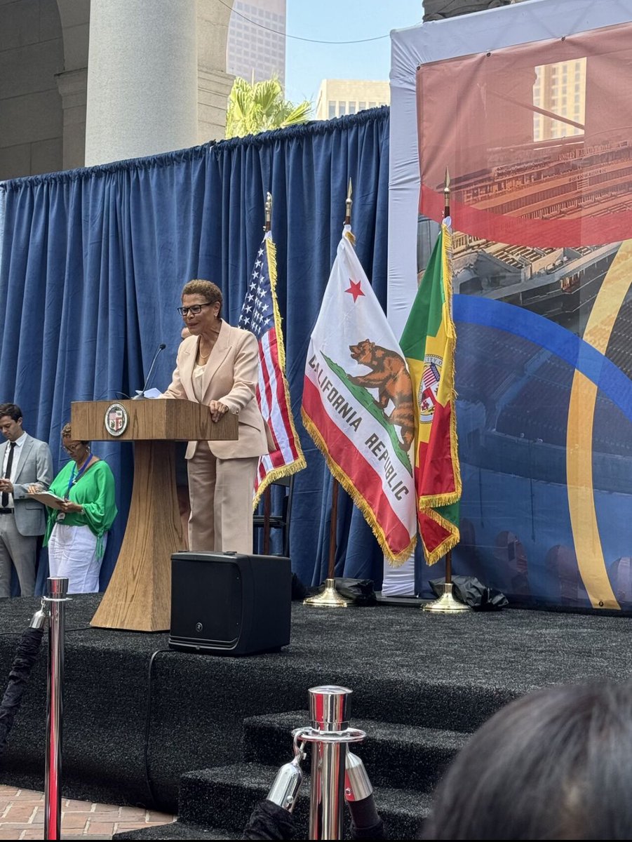 GLOBAL LA tweet media