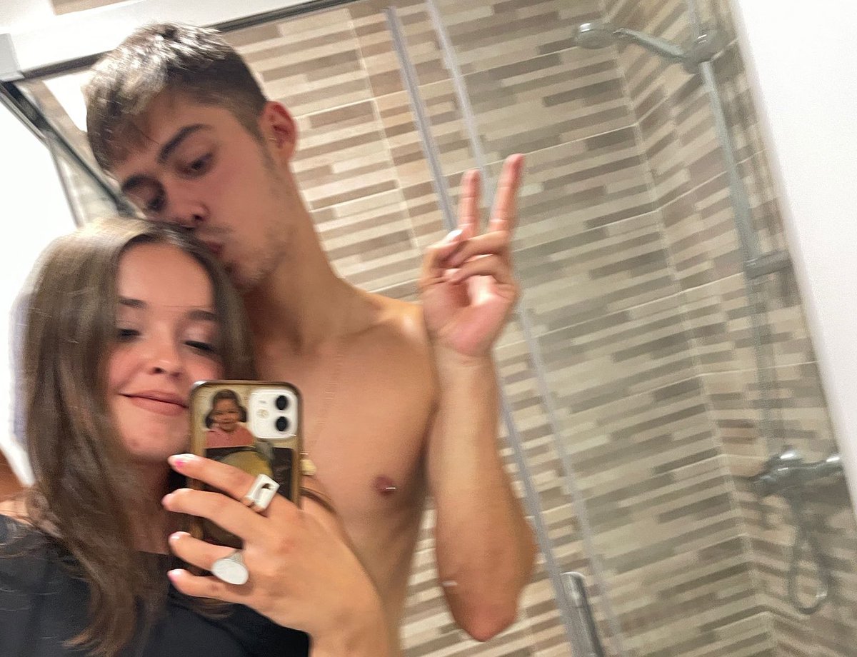 celiaagf_'s tweet photo. Es que dile que no importa si me caso con ella, dile que la quiero, que me caso con ella https://t.co/8VwzaW58Nf