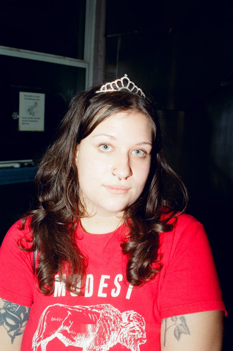 nectarineavery's tweet image. Lost this tiara making out with a guy on my birthday at the club #symbolic #😬 it fell off