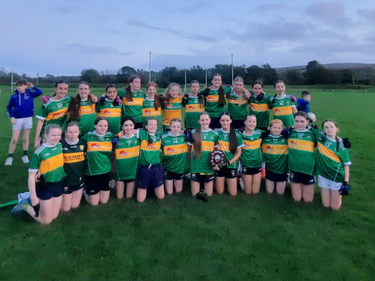johnmitchelsGA1's tweet photo. 🏐 Kerry LGFA U13 Girls Club Champions🏆Congratulations and well done to all 👏🏻👏🏻💚💛
#johnmitchels #JohnMitchelsGAA #johnmitchelsgirls #kerrylgfa
@kerryladiesfoot https://t.co/Cd5vYpv8PQ