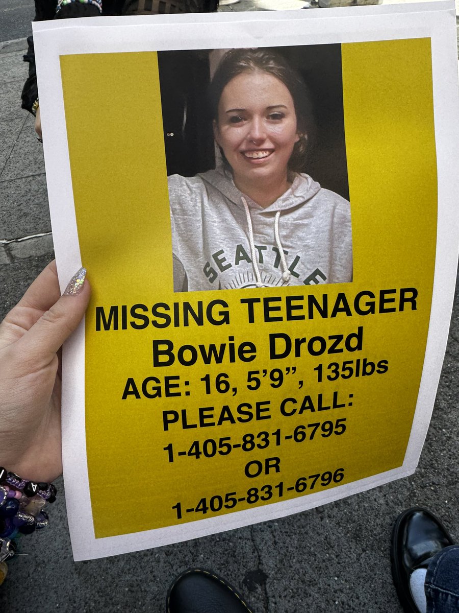 hi guys! a sweet lady just came up to us asking us to keep an eye out for her daughter! she went missing two days ago (the 5th) near the moore theatre! tweeting so phannies can keep an eye out tonight :) help us get her home!