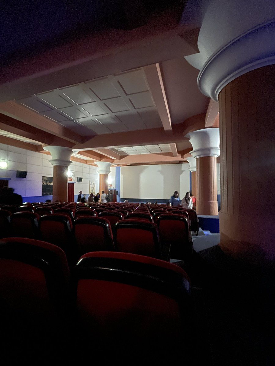 HBSC42's tweet photo. σινεμά #aiff30 https://t.co/nKnt5yjhDG