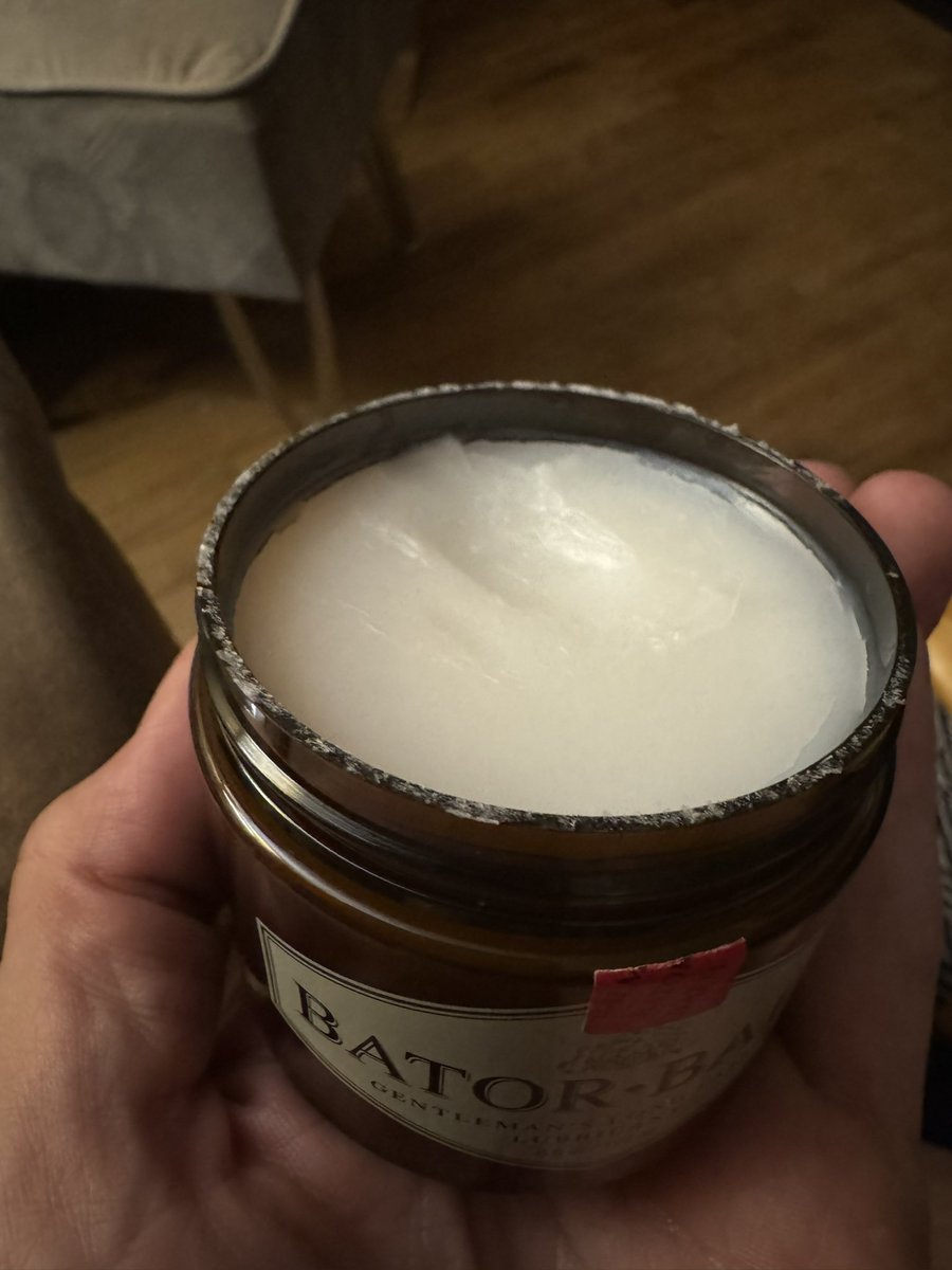 SouthernDaddio's tweet photo. The verdict: Very similar in feel to Albolene, but requires less product. The scent is quite nice. I did a 1.5-2 hour edge and this was all I used. The residual just soaks into your skin and acts as a moisturizer. 9/10 #BatorBalm https://t.co/0edC9yb4T8