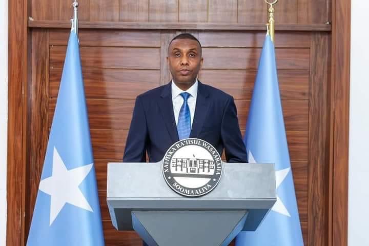OgadenSoldier's tweet image. With his last supporters in Jubaland gone, PM Hamza is now left with only the backing of Runirgood and Masjid Cali Gadud villages. Yesterday, he vowed to resign if President Madobe left the NCC meeting. Hamza now finds himself cornered and without a voice!

#Damagecontrol