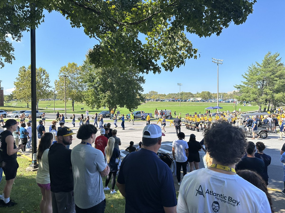 Amazing visit <a href="/ETSUFootball/">ETSU Football</a> this weekend. Thx to <a href="/CoachIsaacVance/">Isaac Vance</a> <a href="/CoachTreLamb9/">Tre Lamb</a> <a href="/tdotdell/">Tyler Dell</a> @rmccray0017 for Rail Week Rivalry game invite vs UTC. Had a great time! <a href="/hhshoyafootball/">Hoya Football</a> <a href="/rvfc10/">ronveal</a> <a href="/LegacyQb/">THE QB LEGACY 💫</a> <a href="/RecruitGeorgia/">Recruit Georgia</a> <a href="/hoyafbrecruit/">HoyaFBrecruiting</a> <a href="/ncsa/">NCSA College Recruiting</a> <a href="/Champfitgh/">Champfit Grindhouse</a> <a href="/CoachTello_NCSA/">Coach Tello</a> <a href="/TEwracademy/">Terrence Edwards</a>