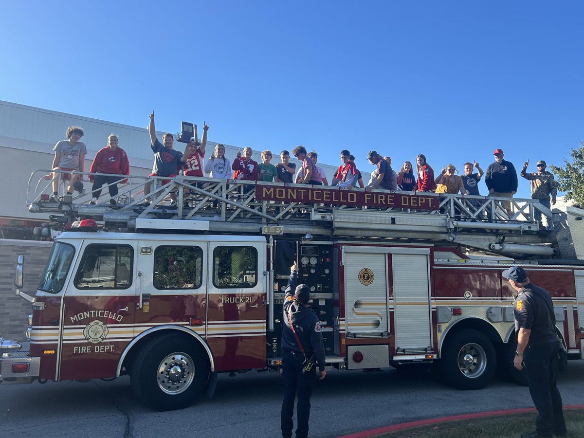 TL Indians Athletics (@tl_indians) on Twitter photo Fire truck Championship ride through town was a success! πππ
Thanks to all who came out to support our Twin Lakes Unified Flag Football team - Sectional CHAMPS! π
<a href="/TwinLakesFlag/">Twin Lakes Unified Flag Football and Track</a> Fire truck Championship ride through town was a success! πππ
Thanks to all who came out to support our Twin Lakes Unified Flag Football team - Sectional CHAMPS! π
<a href="/TwinLakesFlag/">Twin Lakes Unified Flag Football and Track</a>
