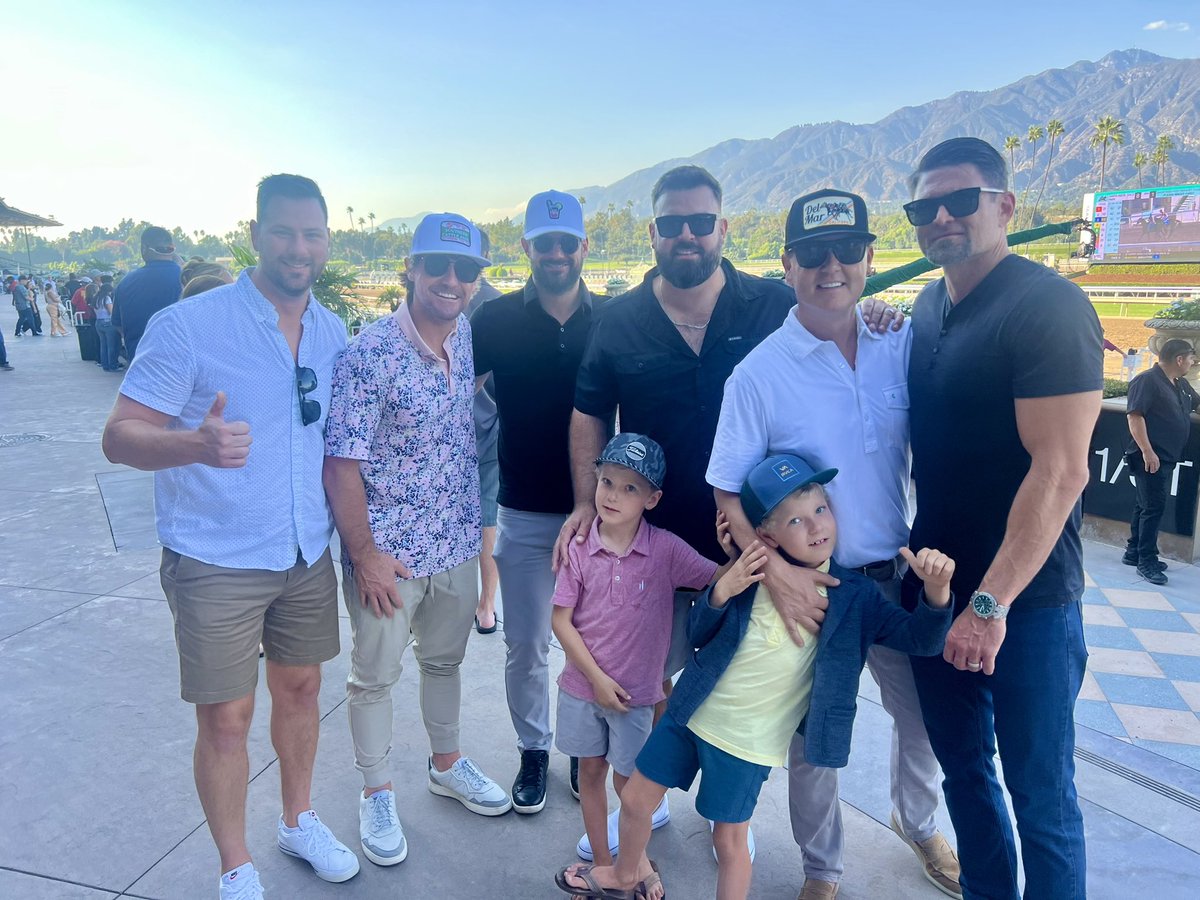 lrfracing's tweet photo. LRF weekend vibes at @santaanitapark π§‘
Our amazing partners enjoying the thrill of racing, special VIP access, & unforgettable memories.
From cheering home winners to soaking in the hospitality, itβs all about making moments that last a lifetime. π #LuckRunsFast https://t.co/hjHOfQ5fTD