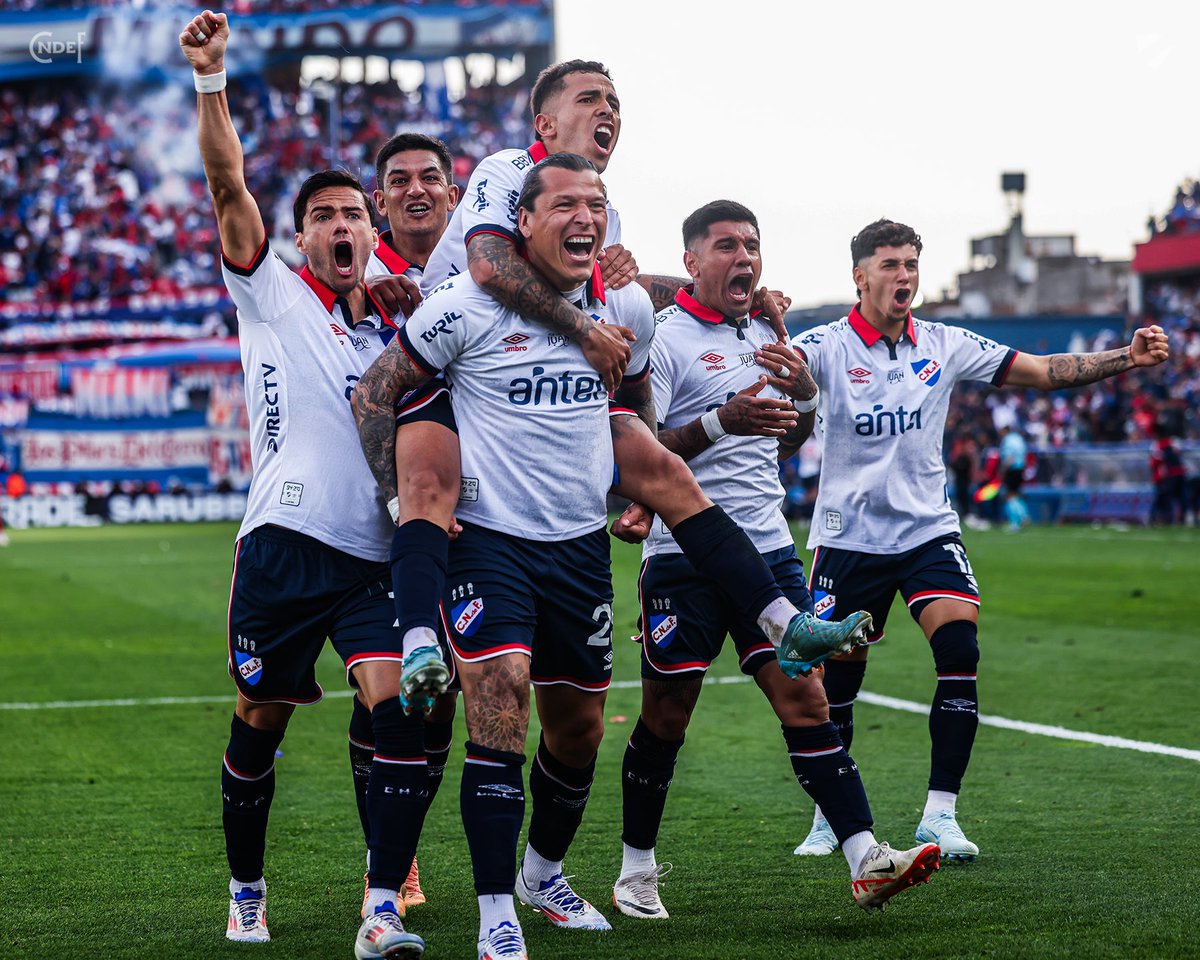 Nacional's tweet photo. COLOSAL

#ElClubGigante 🔵⚪️🔴 https://t.co/iVOQYqZvuP