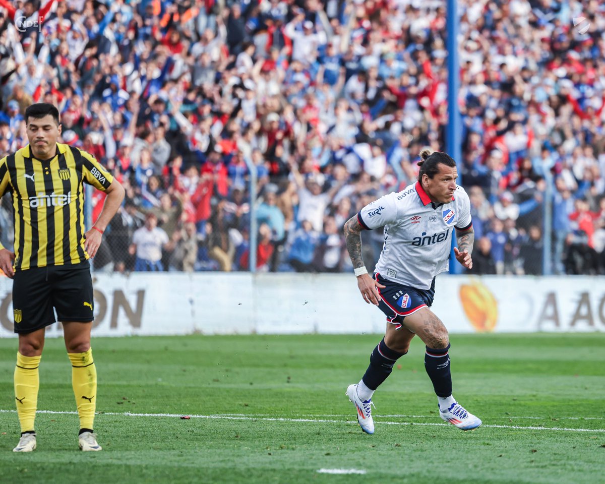 Nacional's tweet photo. COLOSAL

#ElClubGigante 🔵⚪️🔴 https://t.co/iVOQYqZvuP