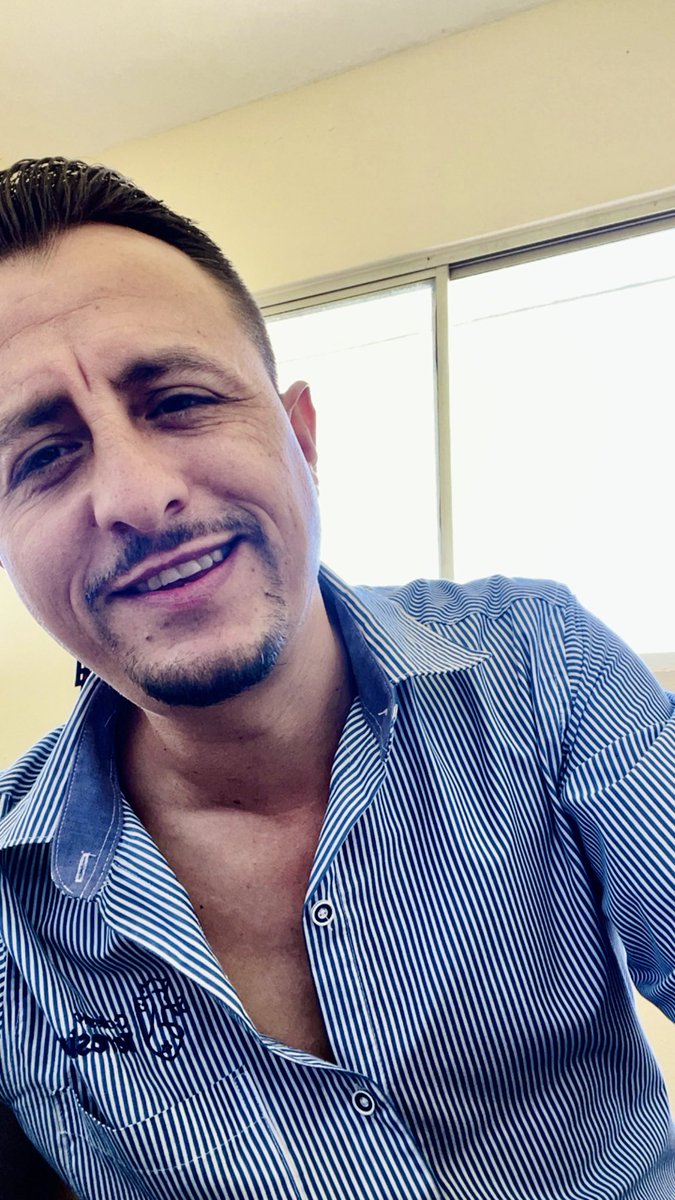 Por qué después de todo he comprendido, que lo que el árbol tiene de florido, vive… De lo que tiene sepultado!