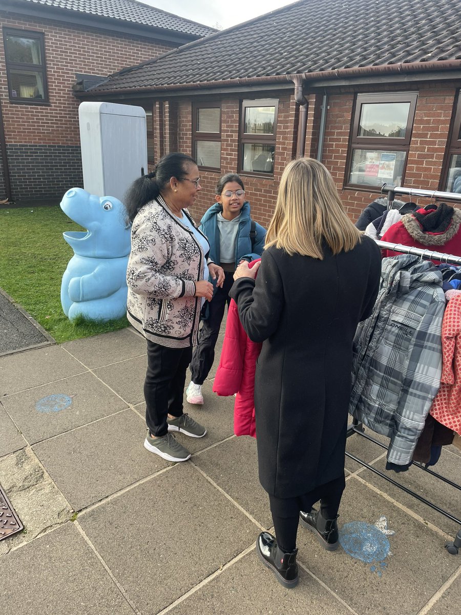 Rowlatts_TMET's tweet photo. Mrs Whitehead will be outside school again tomorrow morning with our coat rack … any children who need a coat this winter come and help yourself 🥰 #onecommunity #onefamily https://t.co/Qut4tniuWq