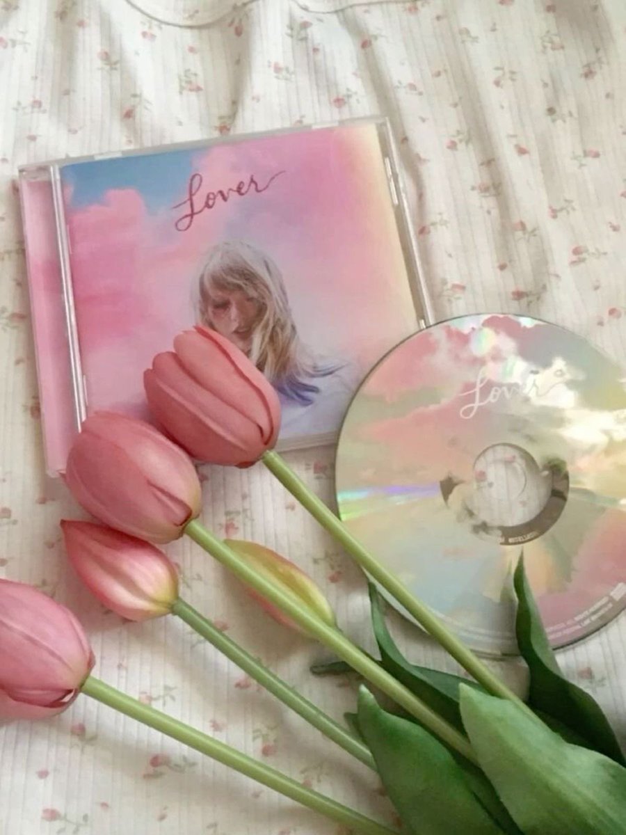 cringefies's tweet photo. all of the girls you loved before 

or; a grumbo crack socmed au where mumbo is a swiftie while grian… not so much. https://t.co/Qsj8WDgOih
