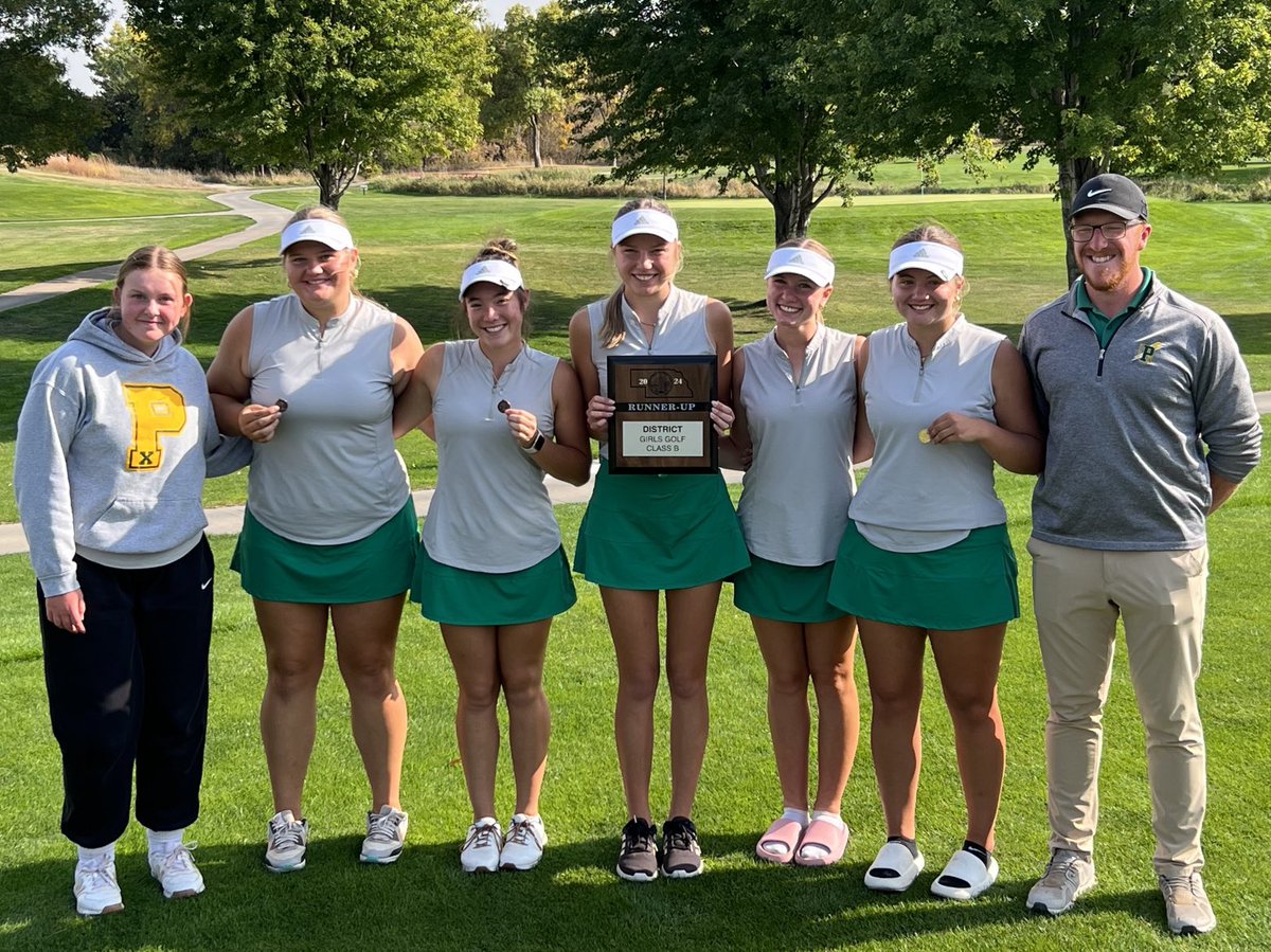 Thunderbolt ⛳️🏌️‍♀️ had a great day in Hasting!  The team was district runner up and qualified for state!  Hannah Swanson was the district 🥇!  Great job Bolts⚡️