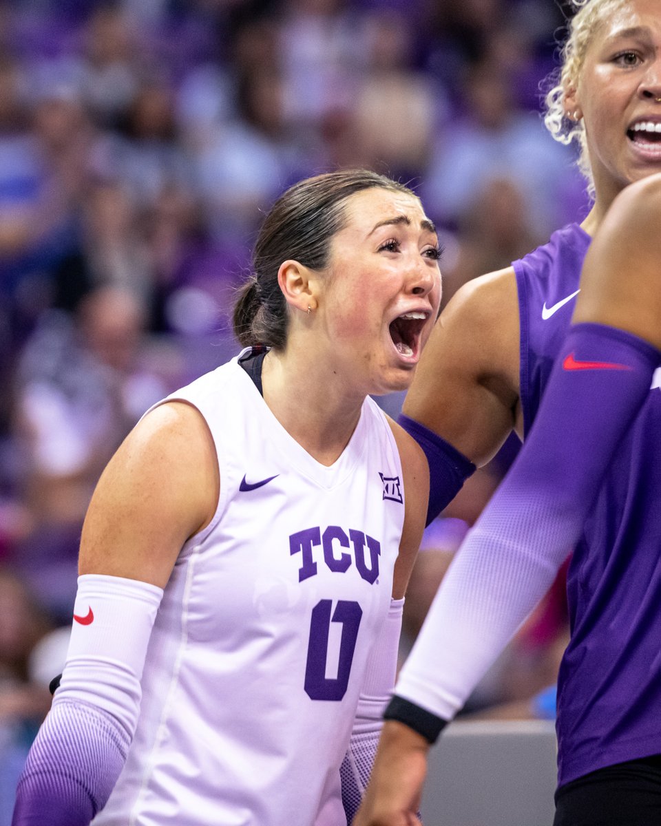 the freshmen stepped up when their names were called!!

career-high 1️⃣4️⃣ kills for becca and career-high 1️⃣7️⃣ digs for alice 🙌

#gofrogs