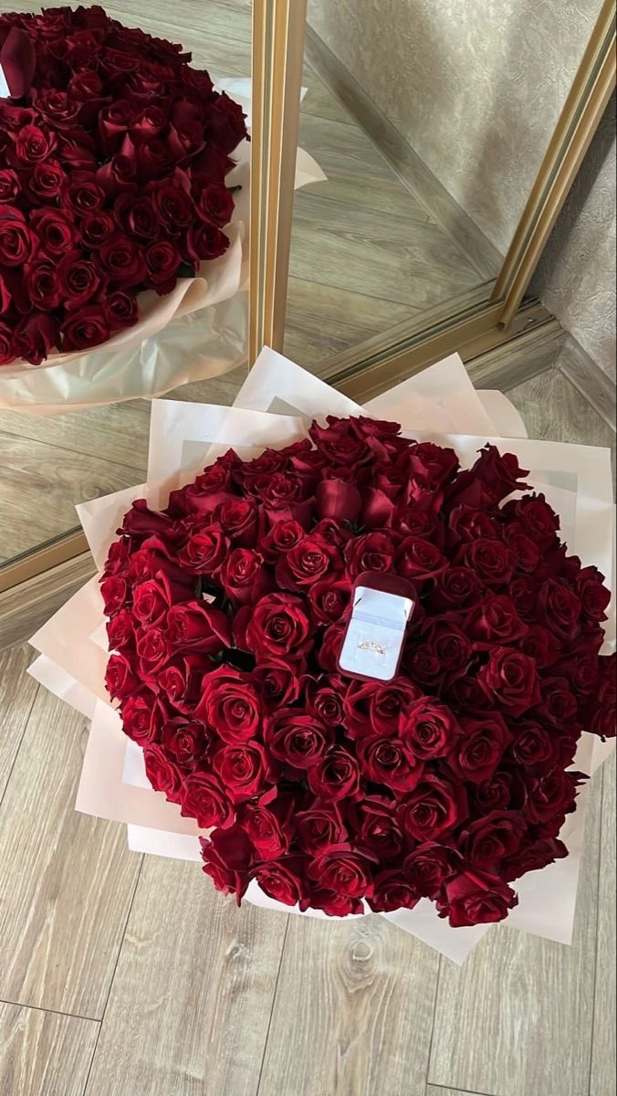 gifts_ae's tweet photo. باقة ورد احمر 🤩🤩❤️ https://t.co/lteCoreGpO