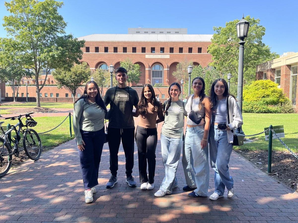 sas_west's tweet photo. Lucky to be traveling with my students on the southern college tour. First stop University of North Carolina Chapel Hill. #sas #classof2026 #touringcolleges #wherewillyoube ❤️😊❤️ https://t.co/prGW9VJTnn
