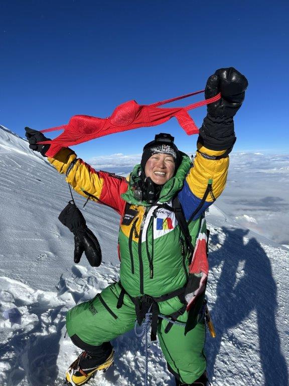 Foodsburg's tweet image. Raising a Mountain from a Mountain: Ama Dablam 6812m Expedition is here swoosh0018.com/?p=2090 via @@swoosh0018