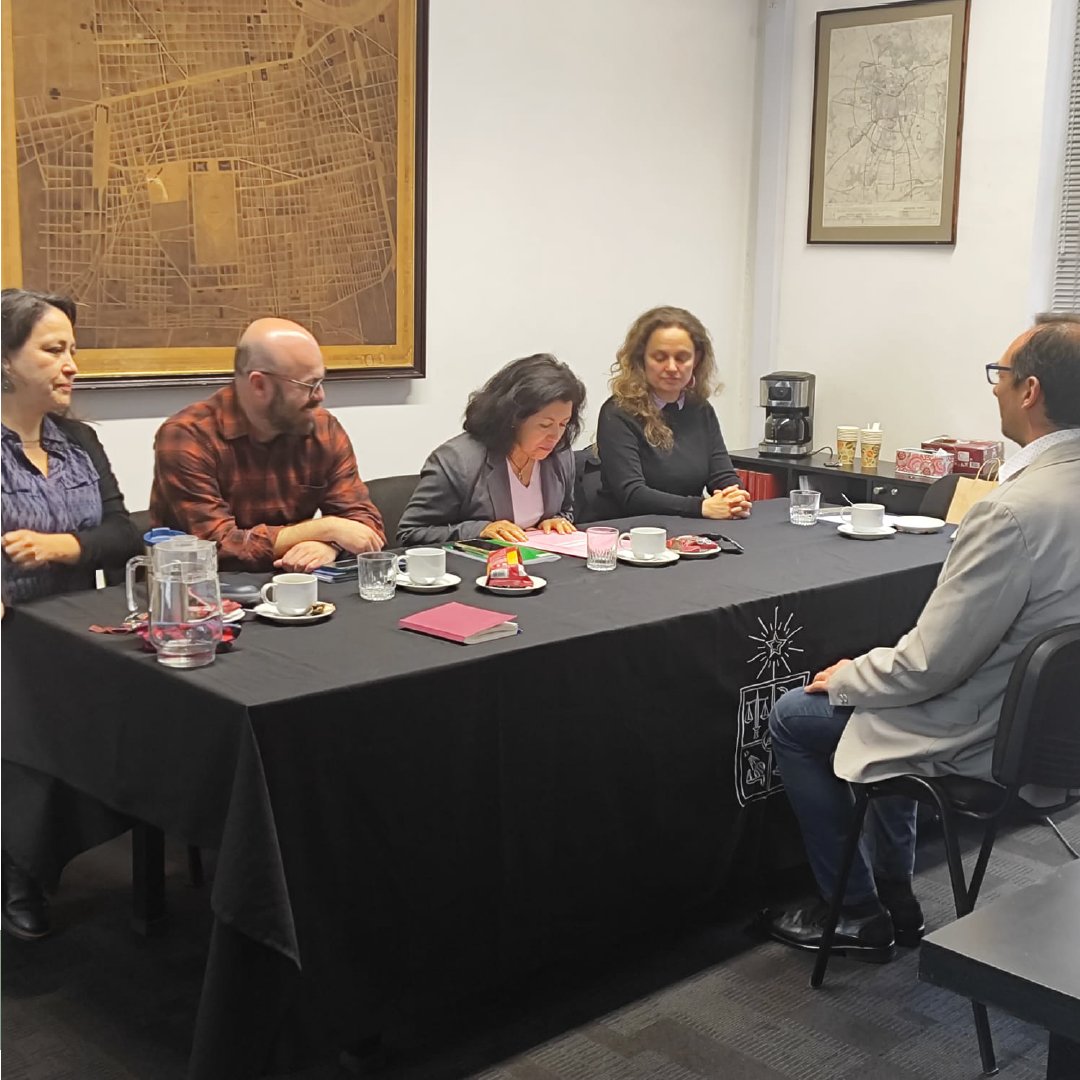 EnUrbanismo's tweet photo. Enhorabuena a Pablo Yañez por su sobresaliente defensa de tesis de Magíster!
Su AFE titulada “ZONAS DE INTERÉS PÚBLICO COMO HERRAMIENTA DE PLANIFICACIÓN Y GESTIÓN URBANA" fue defendida el 27/09 con la guía de la profesora Mónica Bustos. Se graduó con nota 7.0. ¡Un gran logro! https://t.co/PEyOks4PTe