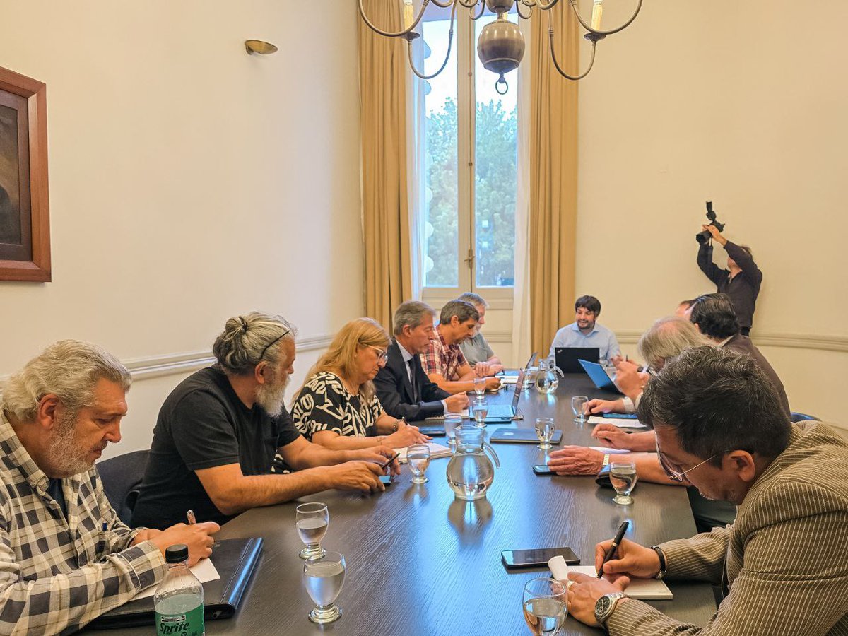 Comunicado Frente Sindical Universitario
::La falta de propuesta por parte del Gobierno Nacional ratifica la necesidad de la Ley de Financiamiento Universitario:: conaduhistorica.org.ar/prensa/la-falt…