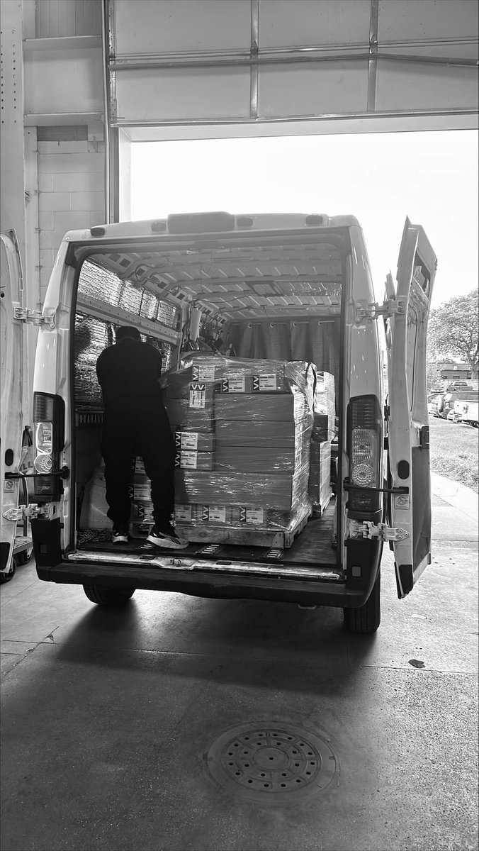 Empiretime2024's tweet image. Our job doesn’t stop when the truck gets delivered! Our goal is 99% uptime for our trucks, and that isn’t possible without a robust service network!

The first set of B4 service parts are on their way to the dealer as we speak. Your fleet is in good hands!

#BuildTheBest