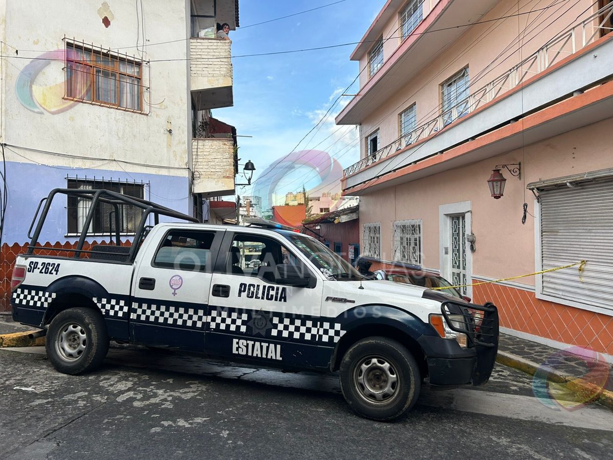 olivanoticias's tweet photo. 🛑 #ÚltimaHora 🛑 Reportan hallazgo de restøs humanos, en una vivienda abandønada de la calle González Ortega, en la zona centro de #Xalapa.

La vialidad, en el tramo que va de la calle Landero y Coss a Insurgentes, se encuentra acordonada.
(📸Susana García Parra)
#OlivaNoticias https://t.co/b7Wkl2SfAR